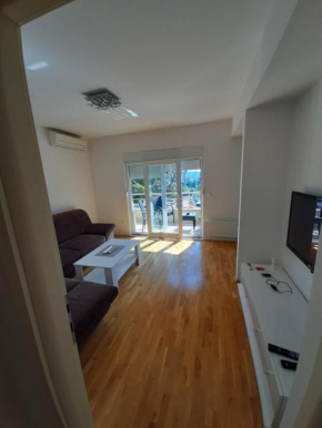Apartman sa dvije spavace sobe u Centru Makarske